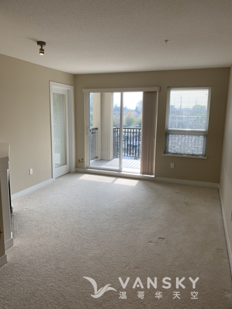 260522093522_3 Living room.jpg